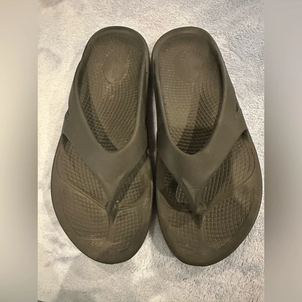 OOFOS Original Recovery Flip Flop Sandals Sz M8/W10 Black Comfort Shoes Outdoor